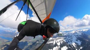 En vol, en deltaplane, de Saint Hilaire à Annecy